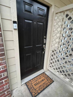 Home Away From Home-Cozy 2 BDRM Condo/Med Cntr/NRG